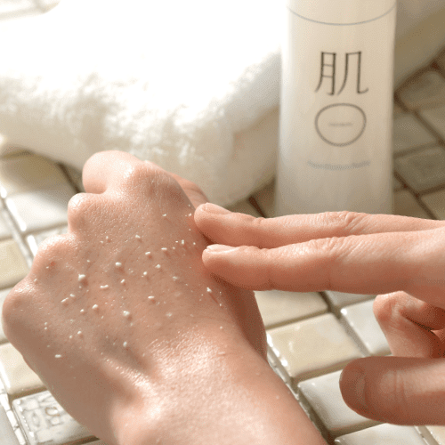 手の甲でピーリング